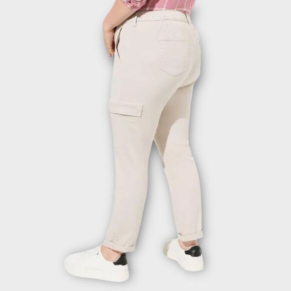 Torrid Pull-On Weekend Straight Stretch Twill Cargo Mid-Rise Pant Size 3x Khaki - Picture 2 of 11